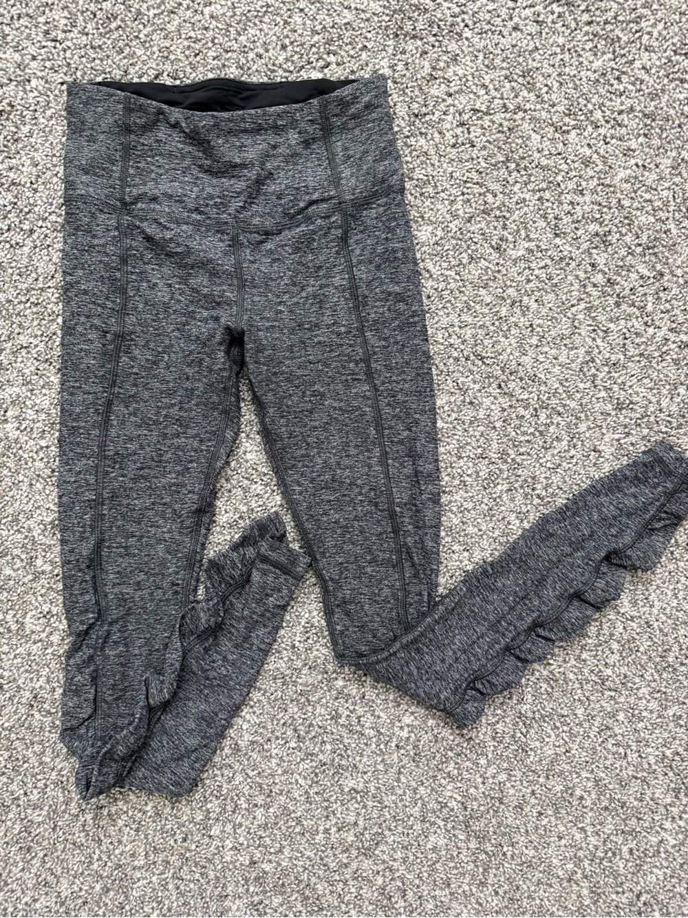 Women’s Gray Ruffle Hem Active Leggings